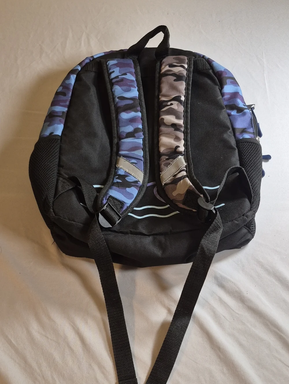 School Yards amouflage Pattern Men's Backpack - Green & Gray Camo
